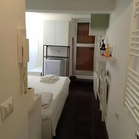 Piccolo Monolocale Con Angolo Cottura Apartamento *